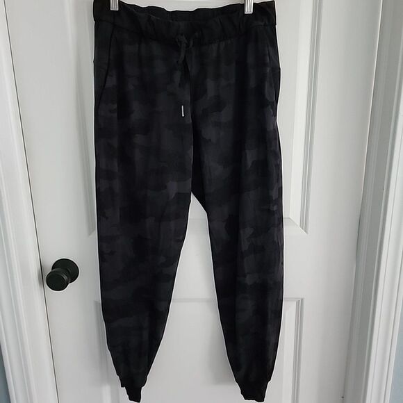 Lululemon Keep Moving Jogger Pants High-Rise Camo Gray Womens Size 8 Drawstring - Picture 1 of 7